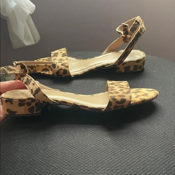 Leopard Print Open-Toed Heels 👠 🐆 - Picture 10 of 10